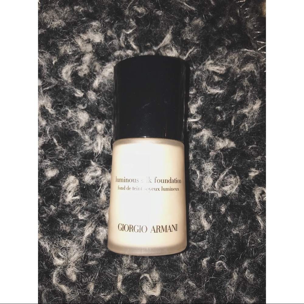 Giorgio Armani Luminous Silk Foundation